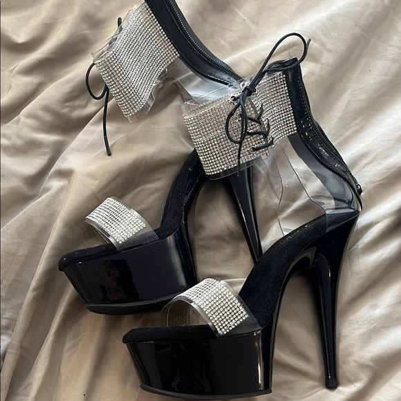 Pleaser🔥 - Picture 4 of 7